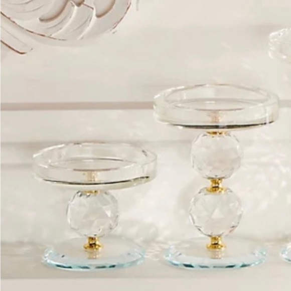 🎉HP🎊 Set of 2 Faceted Glass Crystal Pedestals - Picture 2 of 2